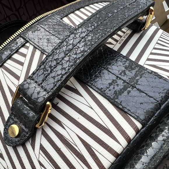 Henri Bendel striped Hatbox Luggage - Picture 9 of 10